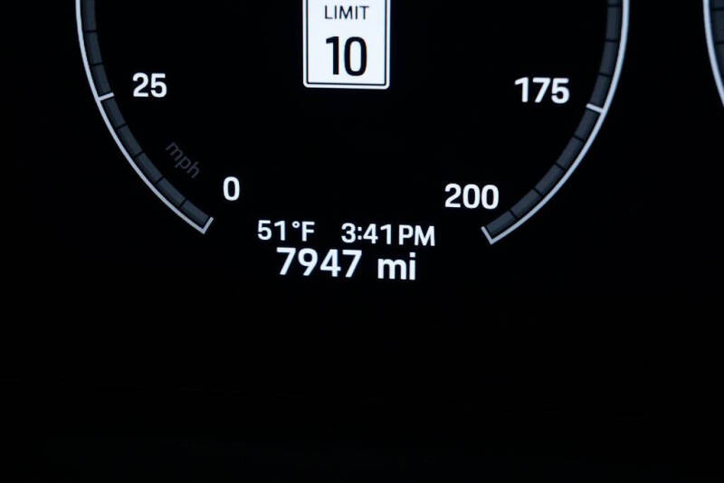 2025 Porsche Panamera 4