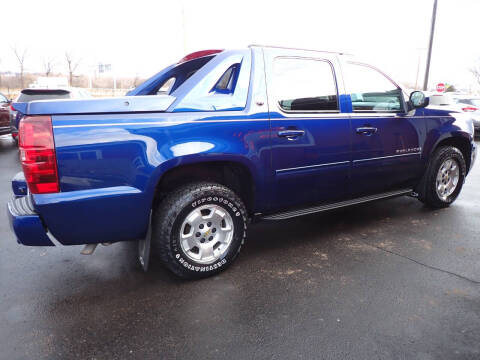 2013 Chevrolet Avalanche LS Black Diamond