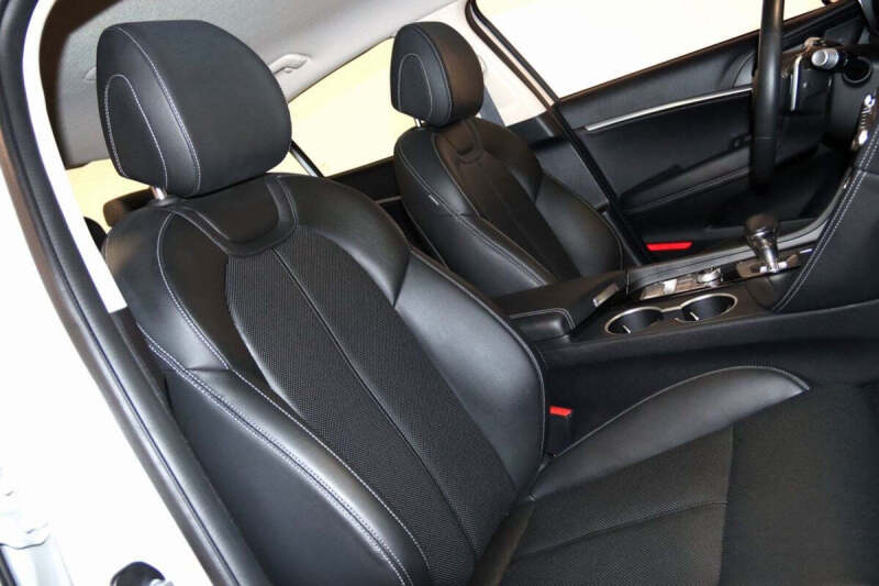 2025 Genesis G70