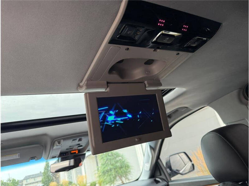 2018 Cadillac Escalade ESV Premium Luxury