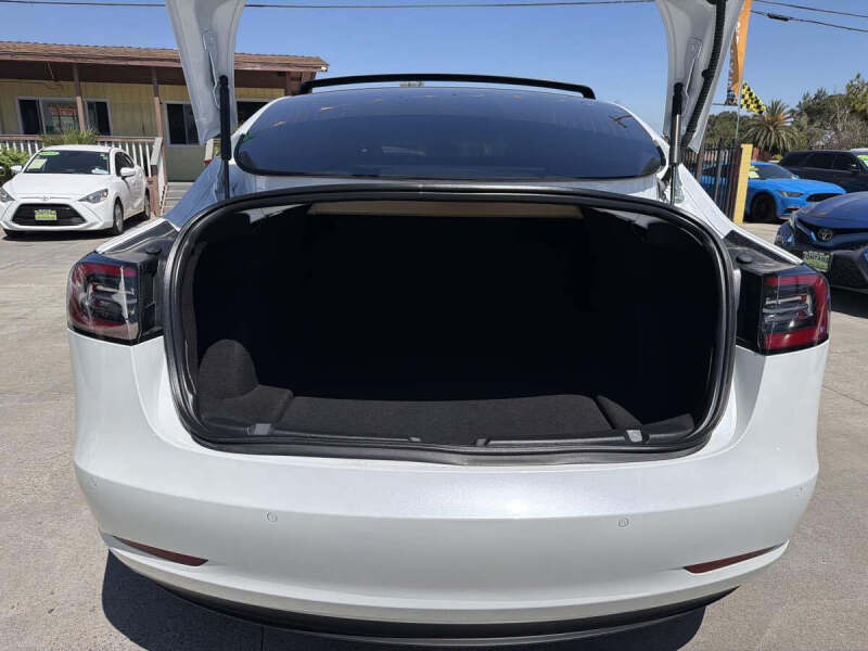 2020 Tesla Model 3 Standard Range Plus