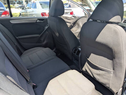 2013 Volkswagen Golf 2.5L PZEV