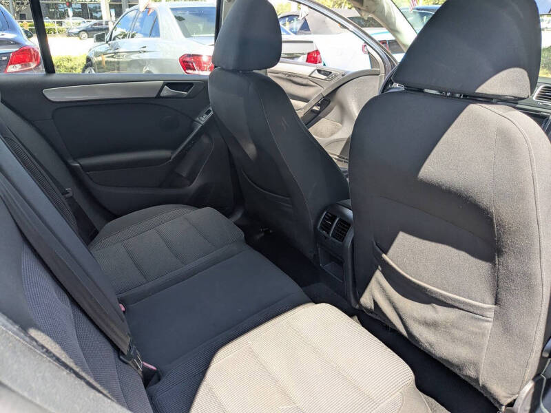 2013 Volkswagen Golf 2.5L PZEV