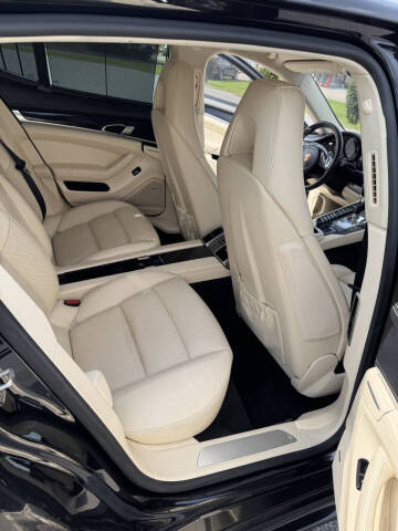2013 Porsche Panamera 4