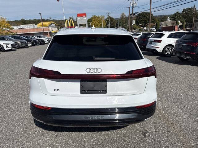 2024 Audi Q8 e-tron quattro Premium