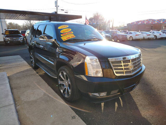 2014 Cadillac Escalade for sale at Michael Johnson @ Allens Auto Sales Hopkinsville in Hopkinsville, KY