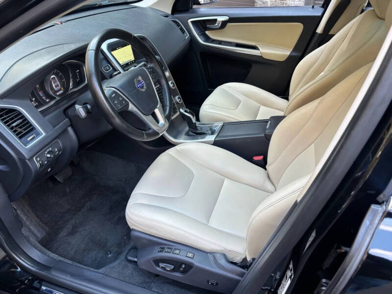 2016 Volvo XC60 T6 Drive-E