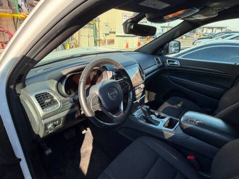 2020 Jeep Grand Cherokee Laredo E