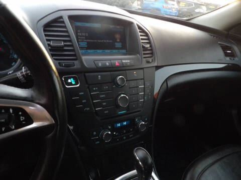 2013 Buick Regal Premium 1