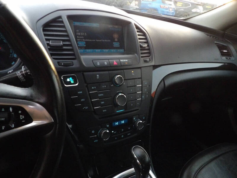 2013 Buick Regal Premium 1