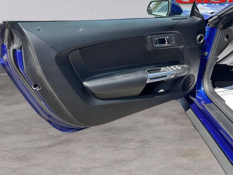 2016 Ford Mustang V6