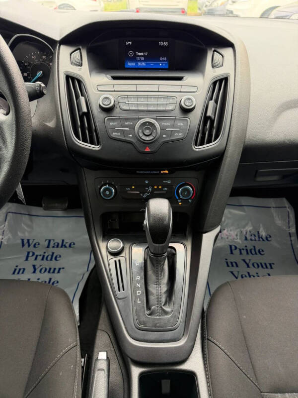 2017 Ford Focus SE