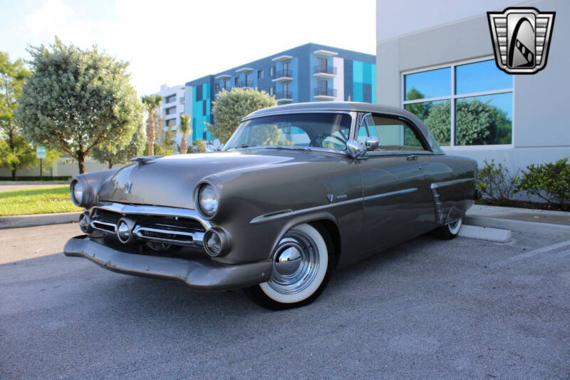1952 Ford Crestline