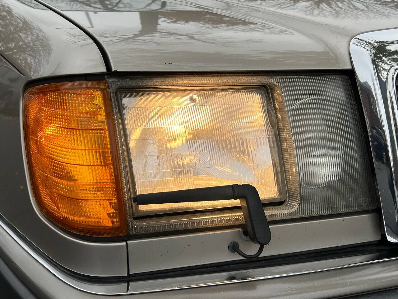 1990 Mercedes-Benz 300-Class  - $6,900
