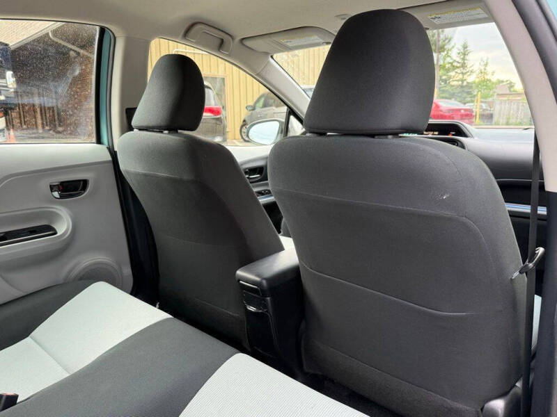 2013 Toyota Prius c Two