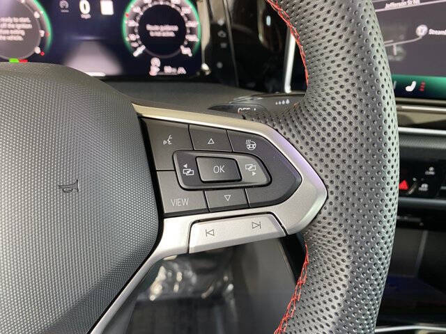 2025 Volkswagen Golf GTI SE