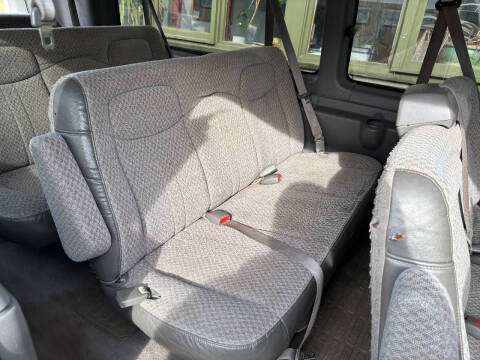 2003 Chevrolet Express 3500 LS