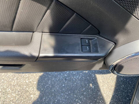 2011 Ford Mustang V6 Premium