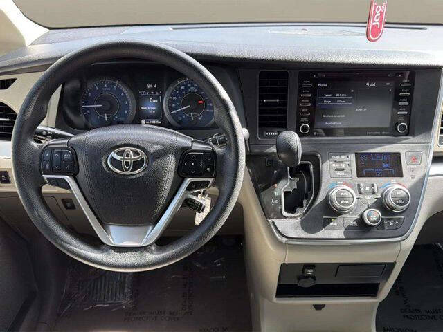 2019 Toyota Sienna LE 8-Passenger