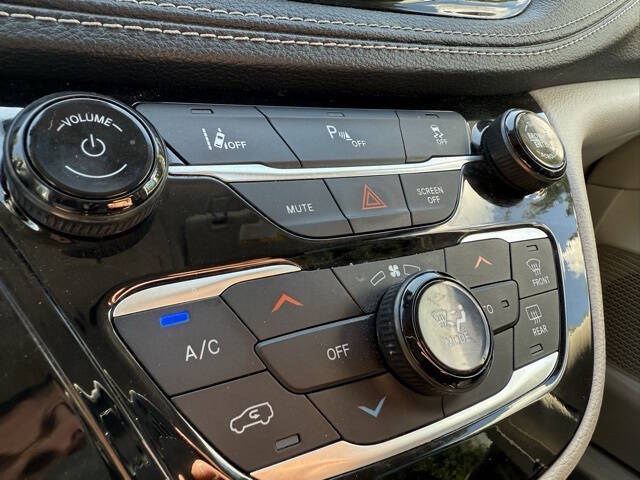 2022 Chrysler Pacifica Hybrid Touring L