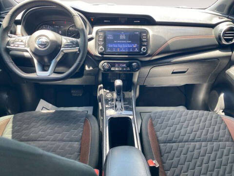 2021 Nissan Kicks SR