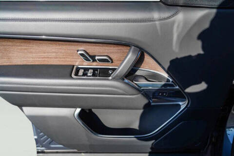 2025 Land Rover Range Rover P400 SE LWB