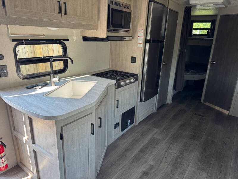 2025 Catalina Yachts 261BHS