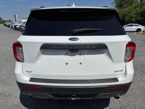 2024 Ford Explorer XLT