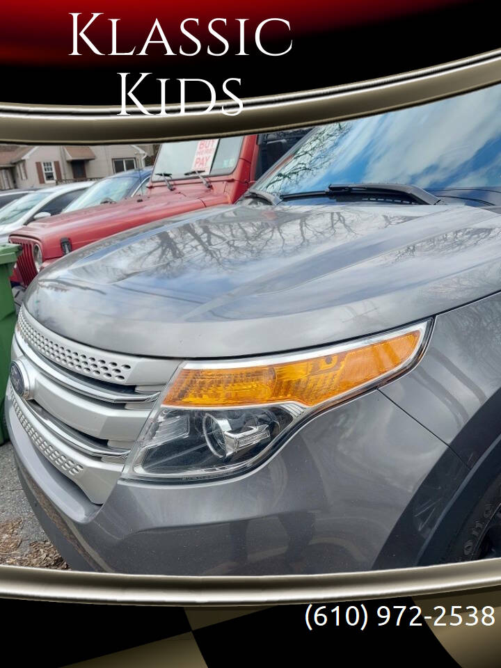Gray 2013 Ford Explorer XLT AWD XLT 4dr SUV 1