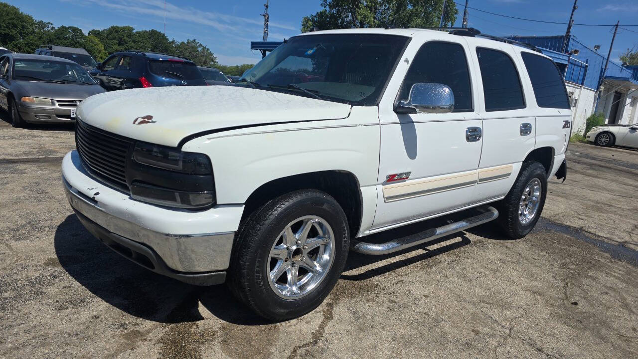 White 2004 Chevrolet Tahoe LT LT 4dr SUV 1