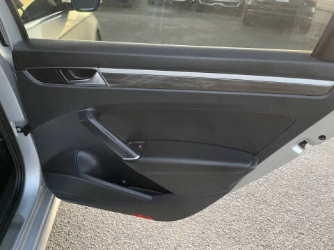 2018 Volkswagen Passat 2.0T SE