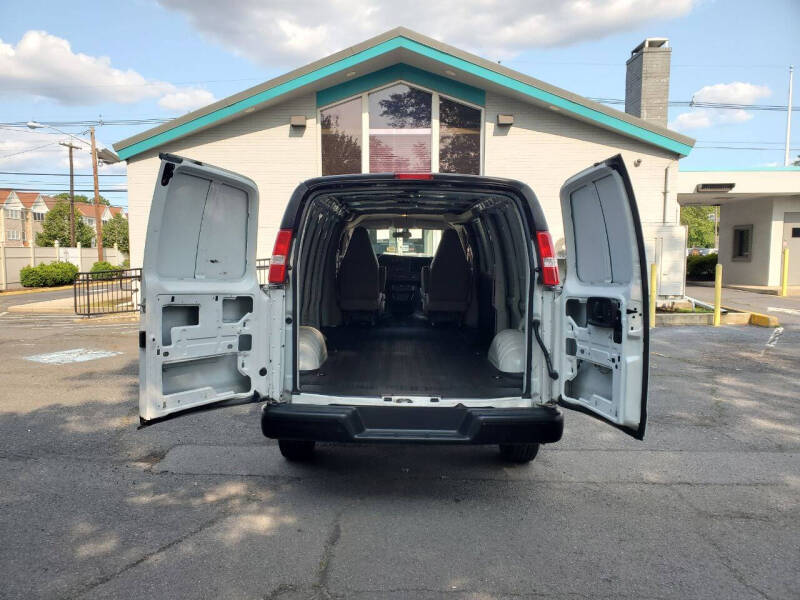 2023 Chevrolet Express 2500