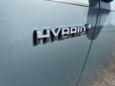 2016 Toyota Prius v Four