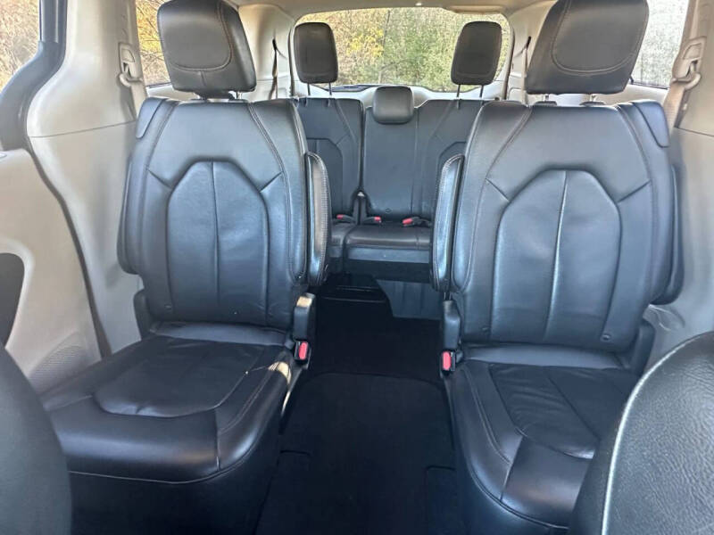 2020 Chrysler Pacifica Touring L