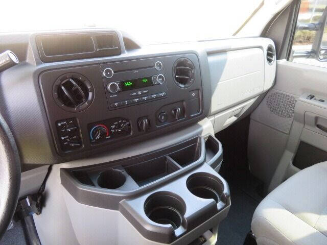 2014 Ford E-Series E-350 SD XLT