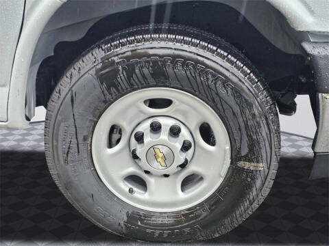 2025 Chevrolet Express 2500