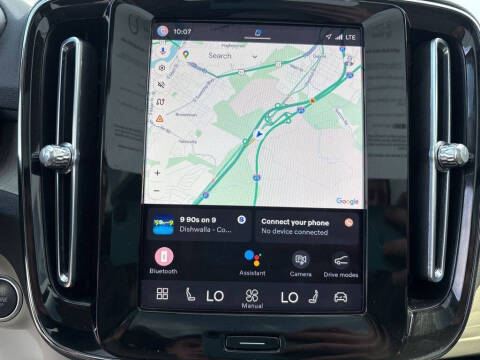 2023 Volvo XC40 B5 Plus Bright Theme
