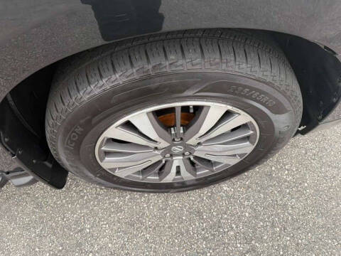 2017 Nissan Pathfinder SV