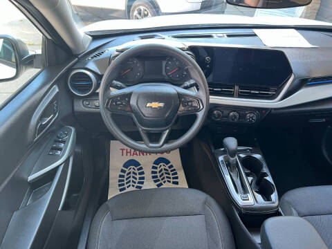 2025 Chevrolet Trax LS