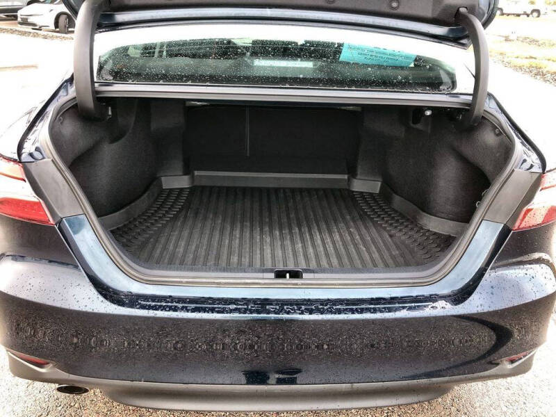 2020 Toyota Camry Hybrid XLE