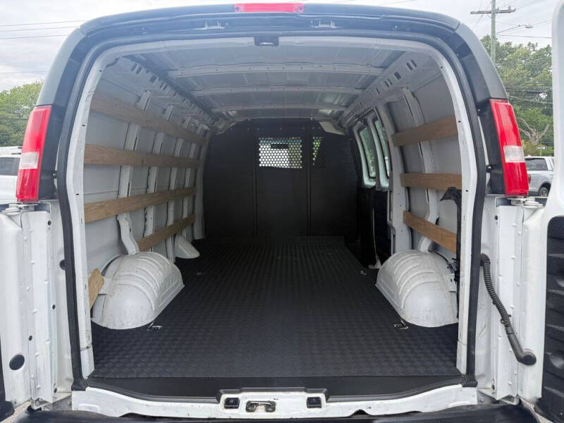 2024 GMC Savana 2500
