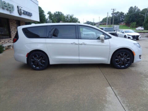 2020 Chrysler Pacifica Touring