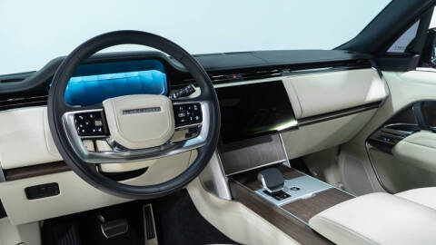 2025 Land Rover Range Rover P530 SE LWB