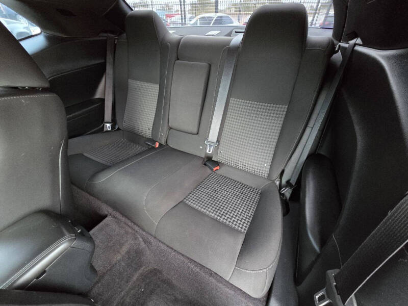 2017 Dodge Challenger R/T Shaker