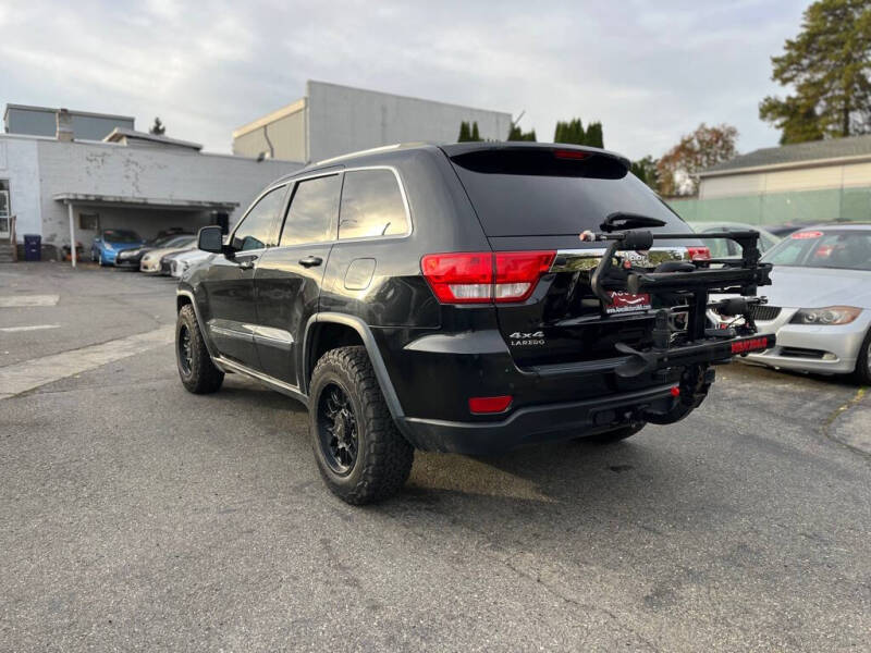 2012 Jeep Grand Cherokee Laredo photo 5