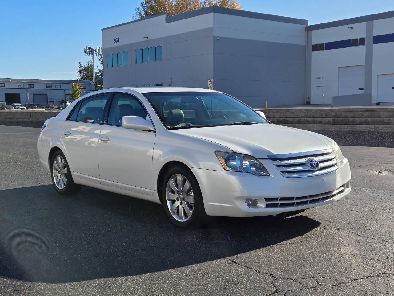 2006 Toyota Avalon for sale at Alpha Auto Sales in Auburn, WA