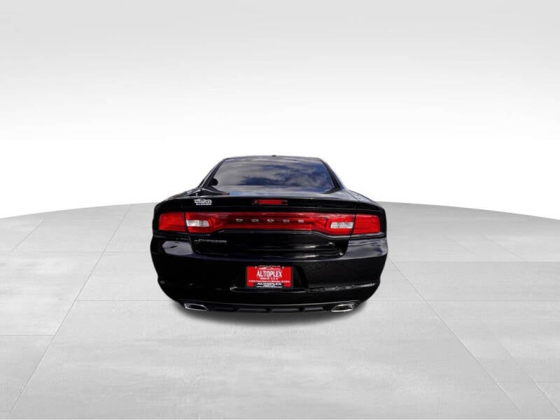 2013 Dodge Charger SXT photo 15