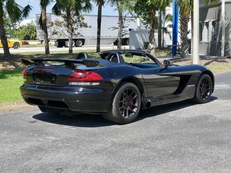 2004 Dodge Viper SRT-10