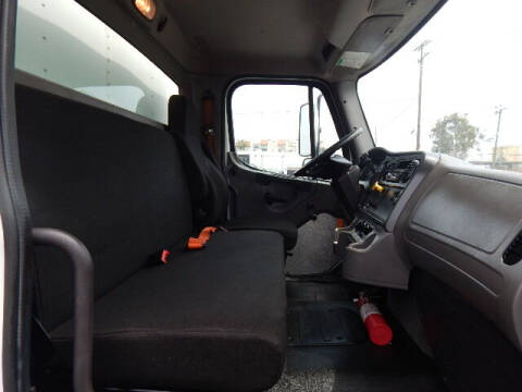 2016 Freightliner M2 106