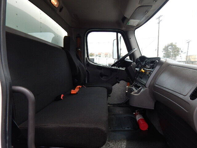 2016 Freightliner M2 106